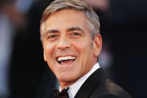 Corc Klunidən dostlarına milyonluq jest