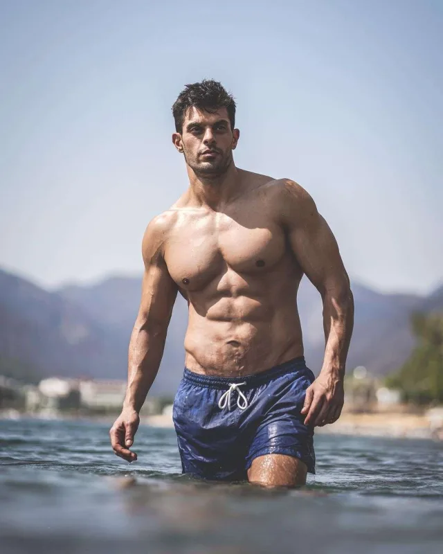 Mehmet Dinçerlerin yeni evi müzakirə yaratdı