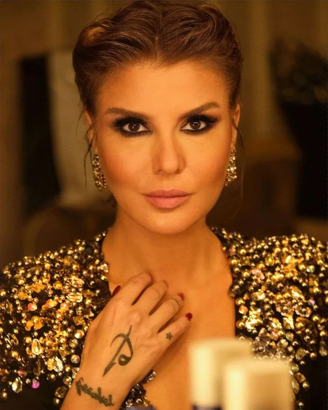 Gülben Cənubi azərbaycanlılara kömək etmək istəyir