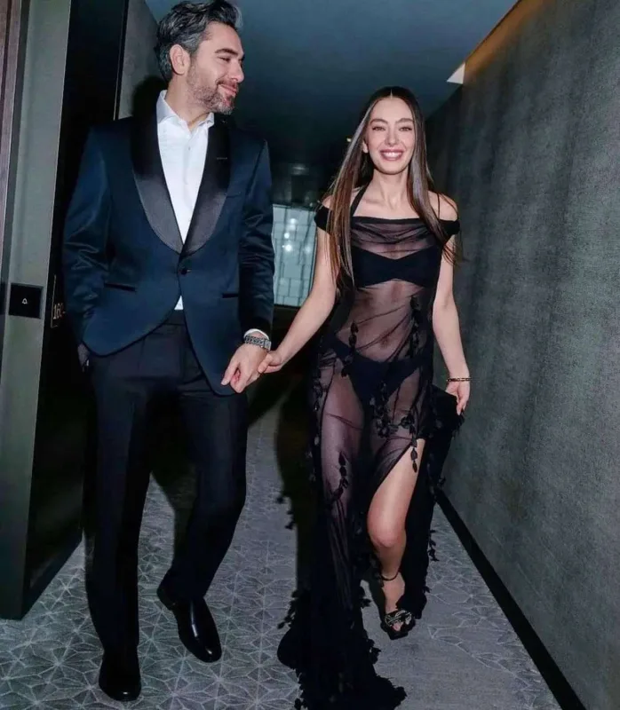 Neslihanla Kadir jurnalın üz qabığında