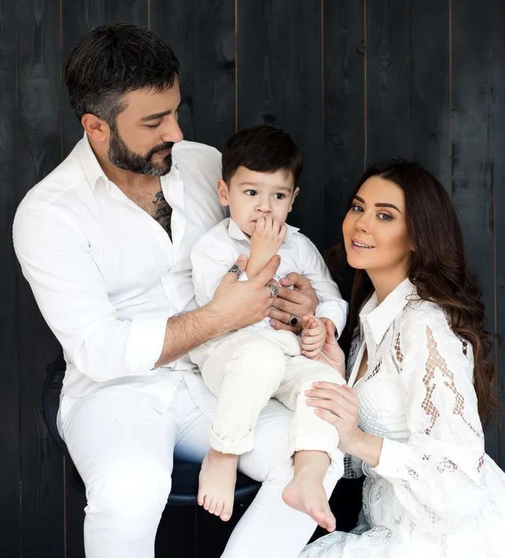 Şəhriyar Oksanayla boşandığına peşmandır?