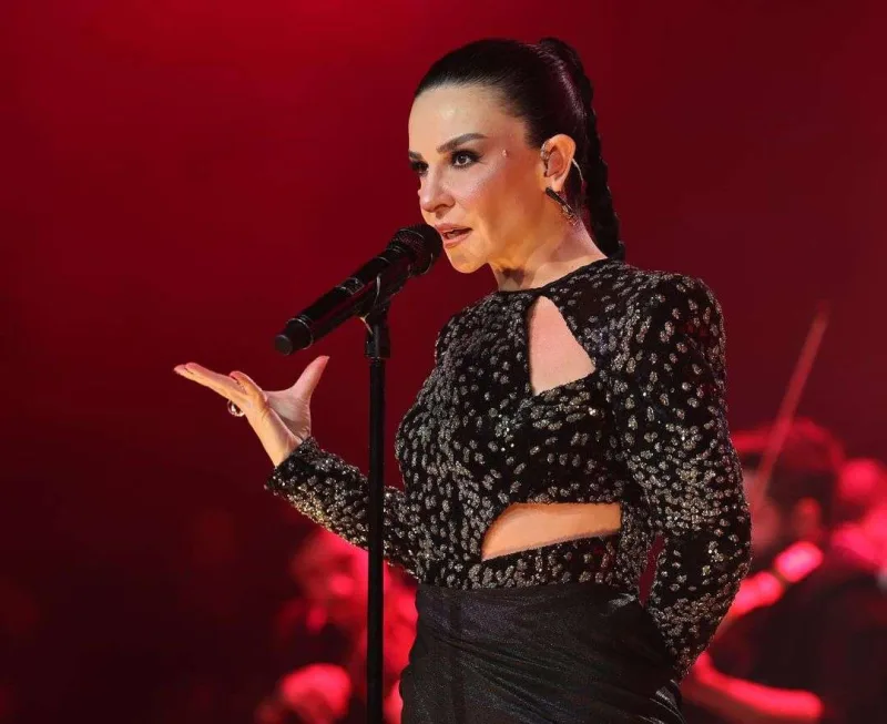 Pərəstişkarı tərəfindən narahat edildi