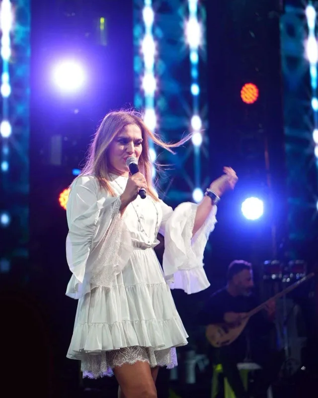 Demet yenidən Bakıya gəlir