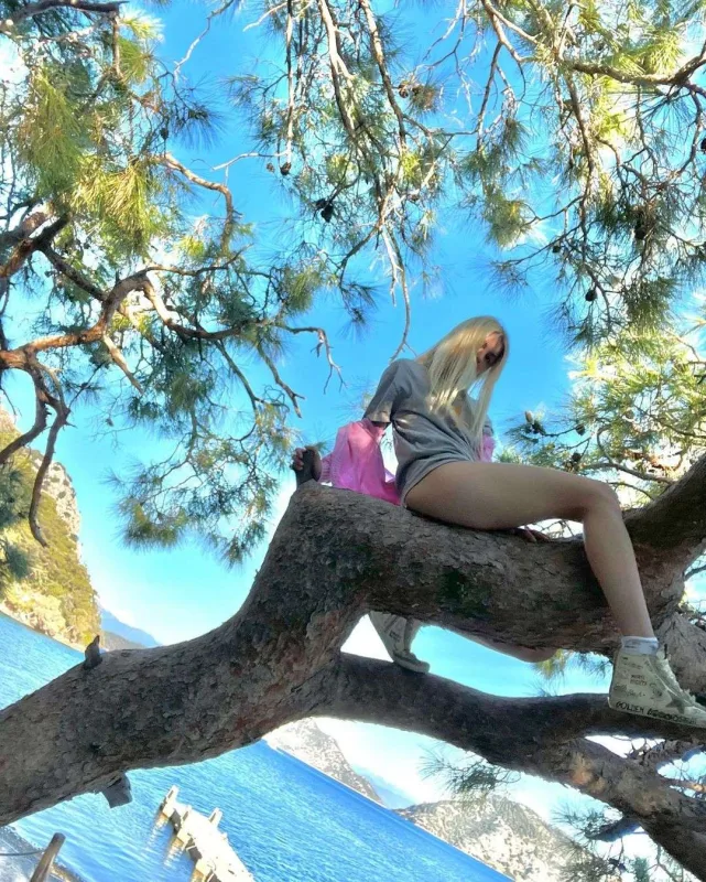 Aleynadan bikinili paylaşım