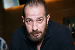 Aktyordan Nazirliklə bağlı tənqidi status