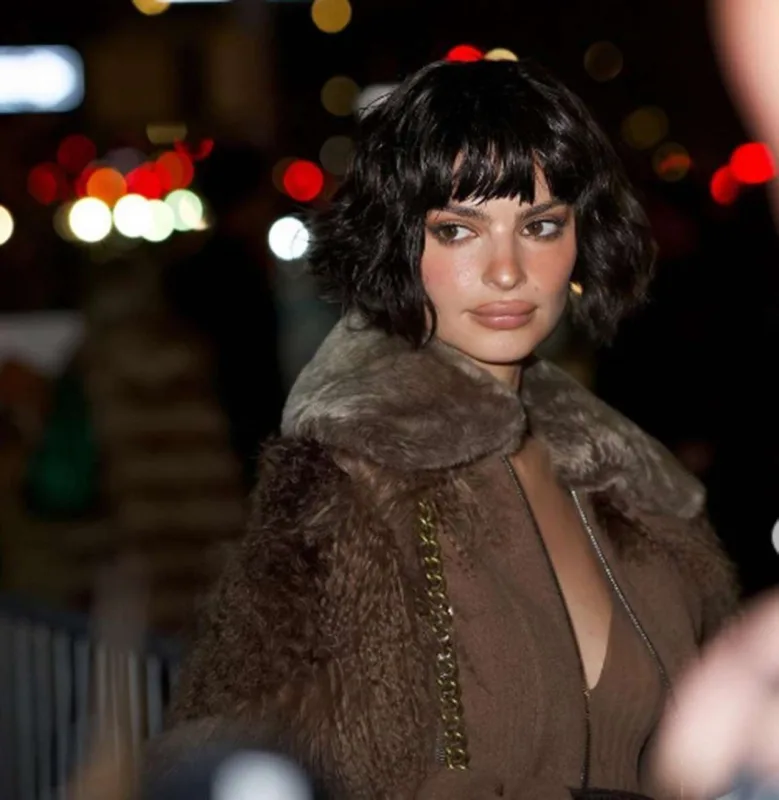 Emili imicini dəyişdi