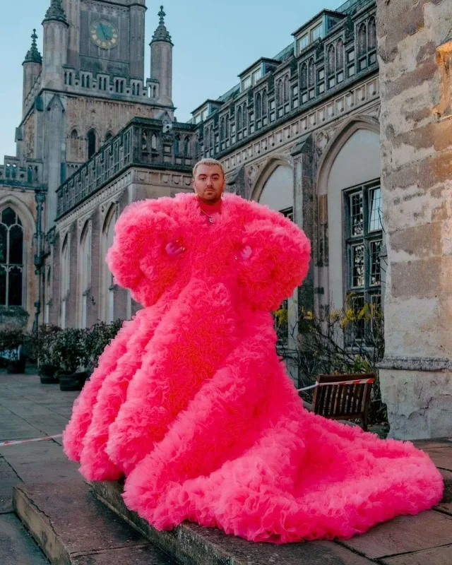 Sem üzünə tüpürən şəxsdən danışdı