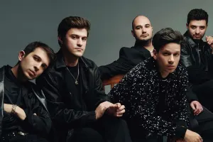 Səhnəyə bayrağımızla çıxdılar - Video