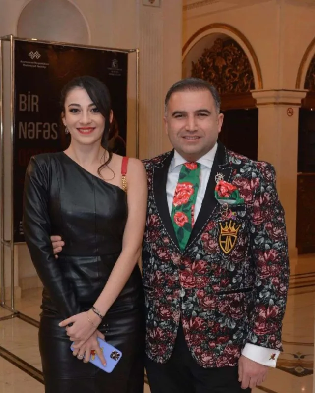 Polad Bülbüloğlu ad gününü teatrda keçirdi