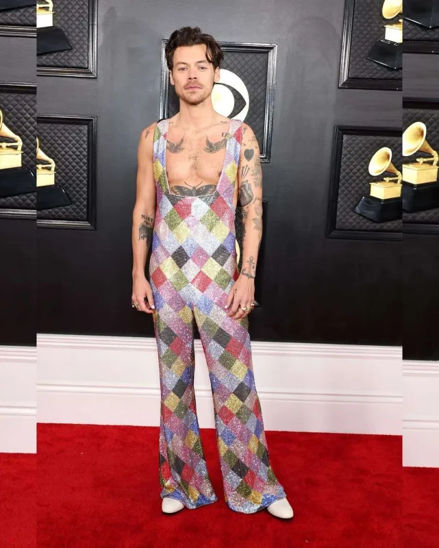 “Qremmi”də qırmızı xalı şuxluğu!