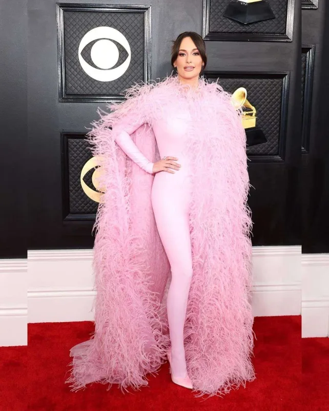 “Qremmi”də qırmızı xalı şuxluğu!