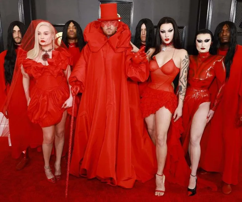 “Qremmi”də qırmızı xalı şuxluğu!