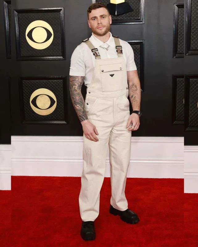 “Qremmi”də qırmızı xalı şuxluğu!