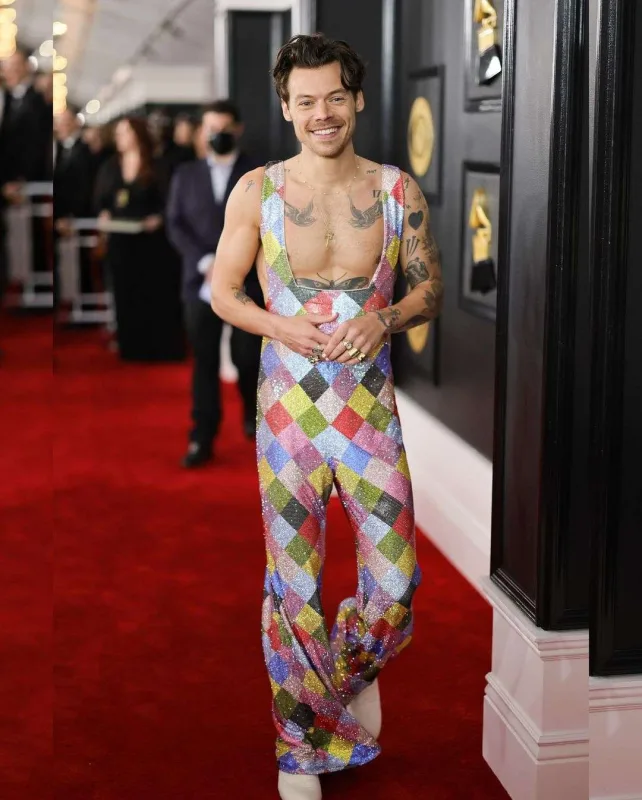 “Qremmi”də qırmızı xalı şuxluğu!