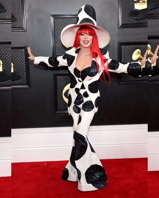 “Qremmi”də qırmızı xalı şuxluğu!