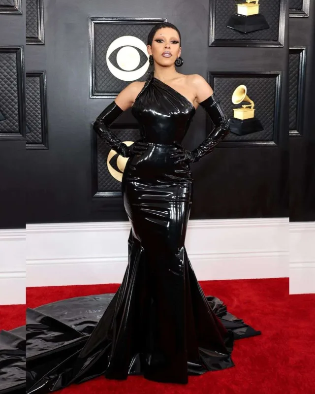 “Qremmi”də qırmızı xalı şuxluğu!