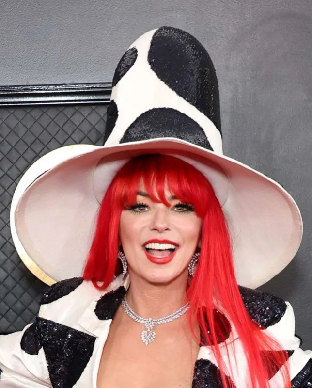 “Qremmi”də qırmızı xalı şuxluğu!