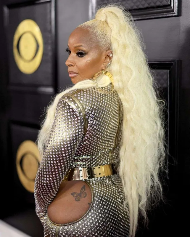 “Qremmi”də qırmızı xalı şuxluğu!