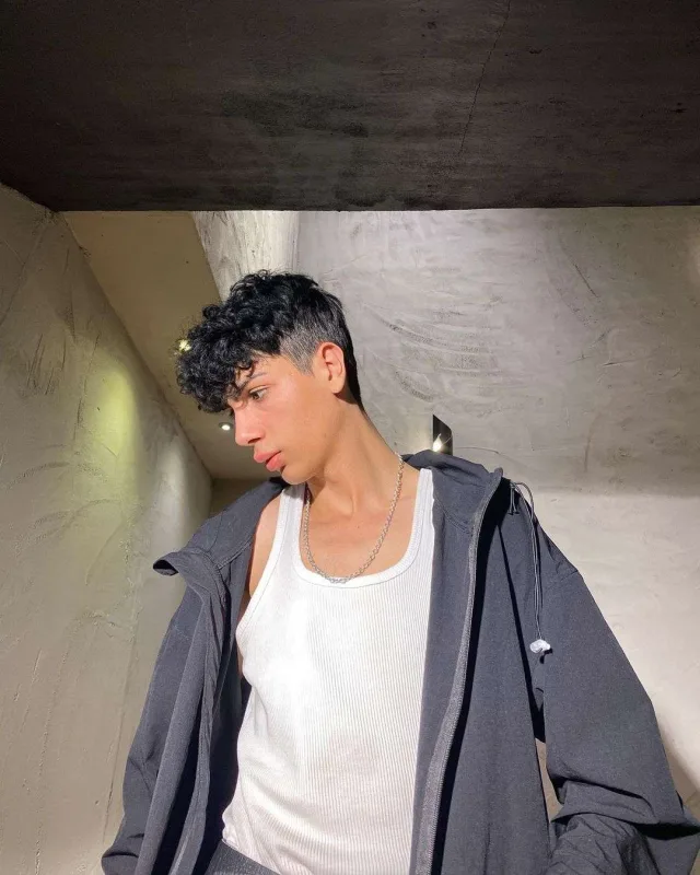 Sosial media fenomeni zəlzələdən sonra itkin düşdü