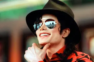 Maykl Ceksonun səhmləri 900 milyona satılır