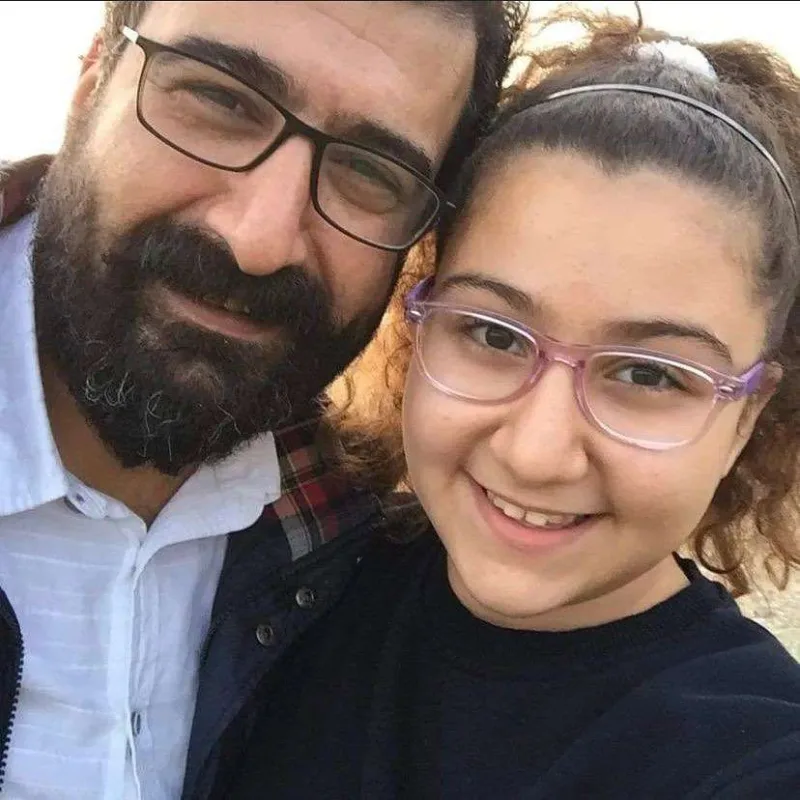 Türk musiqiçi ailəsiylə dağıntılar altında can verdi