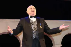 Aleksandr Şarovski təltif edildi