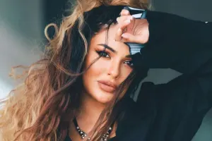 Mina Ərəbistana getdi