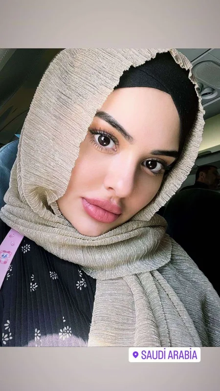 Mina Ərəbistana getdi