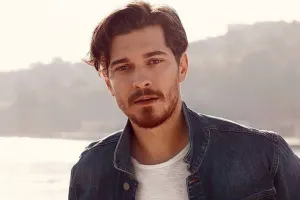 Zəlzələ bölgəsinə çadırlar göndərdi