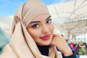 Mina Mədinəni ziyarət etdi