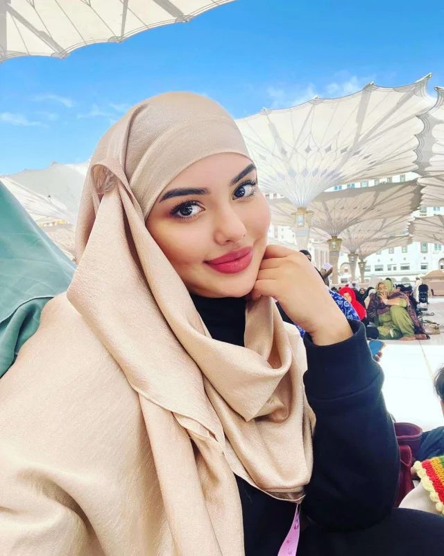 Mina Mədinəni ziyarət etdi