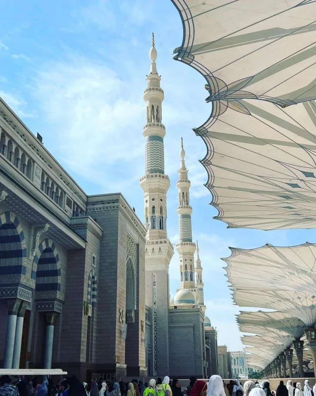 Mina Mədinəni ziyarət etdi