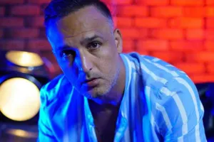 Azər vergi borcuna görə ölkəni tərk edib? - Açıqlama