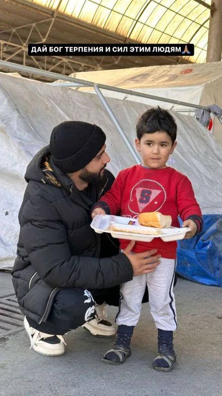 Hüseyn yardım üçün zəlzələ bölgəsində - Video