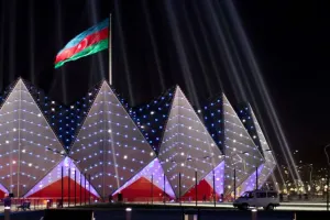 “Baku Crystal Hall” da türk bayrağına büründü