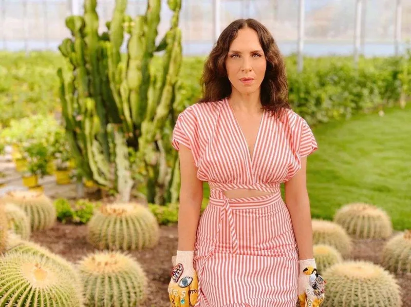 Zəlzələdə zərər görən heyvanlar üçün ferma yaratdı