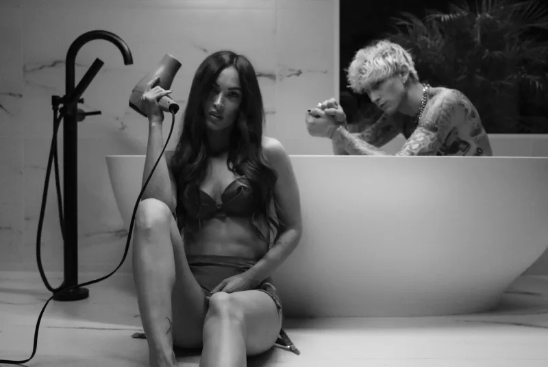 Sevgilisi Meqana xəyanət edibmiş