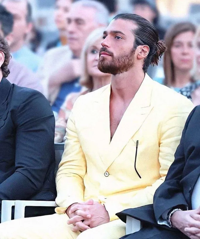 Can Yaman İtaliyadan 1 milyonluq yardım topladı