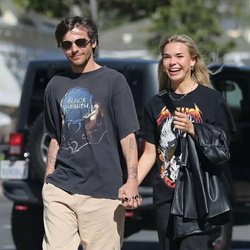 Məşhur müğənni yeni sevgilisiylə görüntüləndi