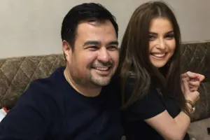 Sevda əriylə bu dəfə İndoneziyada - Video