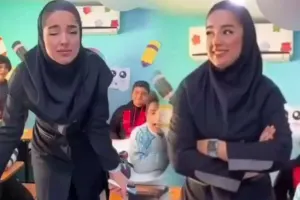 İranda müəllim mahnı oxudu, qovuldu