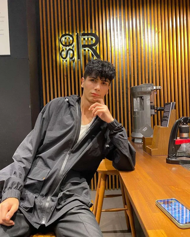 Günel zəlzələdə ölən fenomenin qohumlarına söz atdı