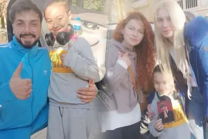 Fəlakətdən qurtulan uşaqlarla belə əyləndilər