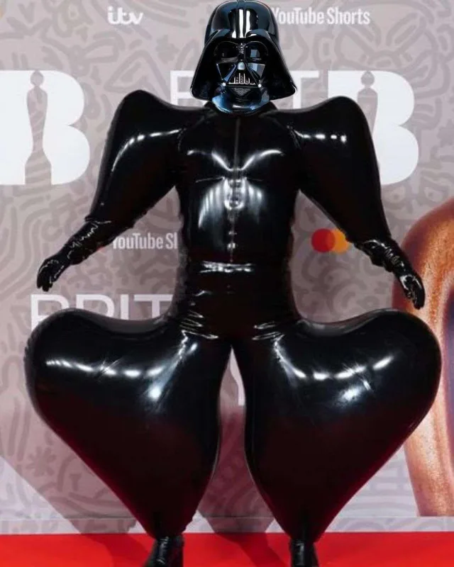 Sem Smit “caps”ləri ilə gündəmdə