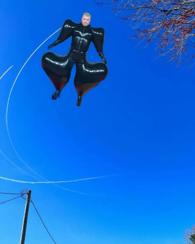 Sem Smit “caps”ləri ilə gündəmdə