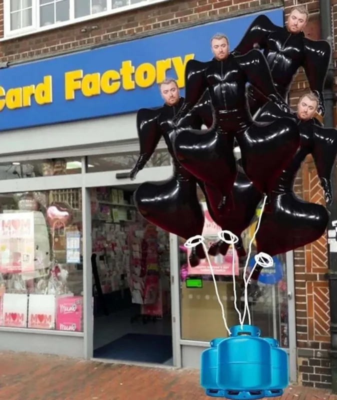 Sem Smit “caps”ləri ilə gündəmdə