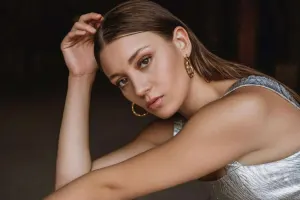 “Ora-buranızı göstərməmək çox çətindir?”