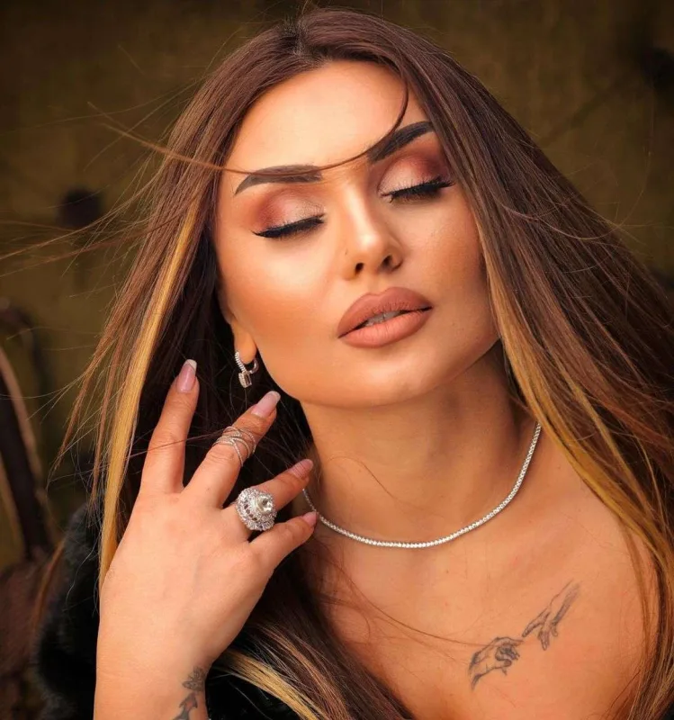 “Təklif Hadise ilə mənə gəldi”