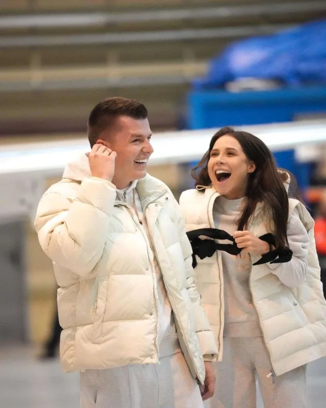 Məşhur blogerdən ərinə şəxsi təyyarəli sürpriz