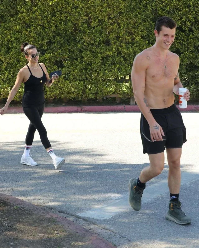 Şonla 51 yaşlı sevgilisi gəzintidə